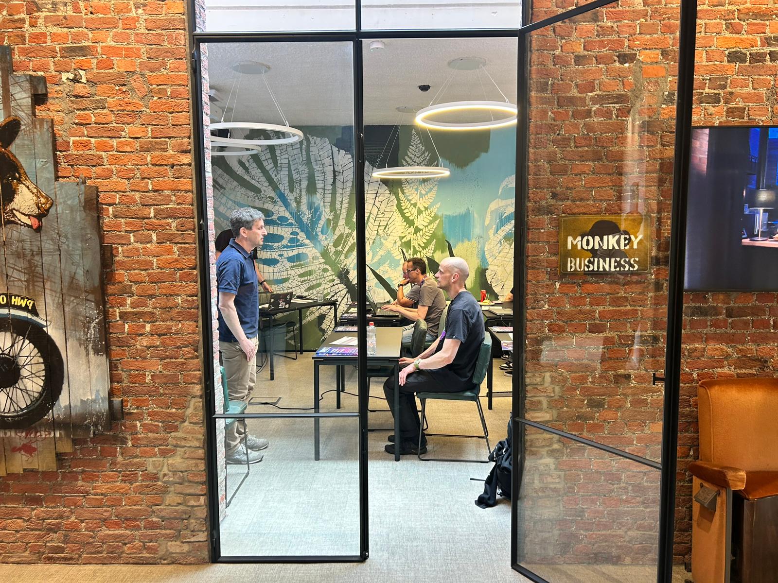 da90c5fe-de44-405e-b8b9-652b1611365f